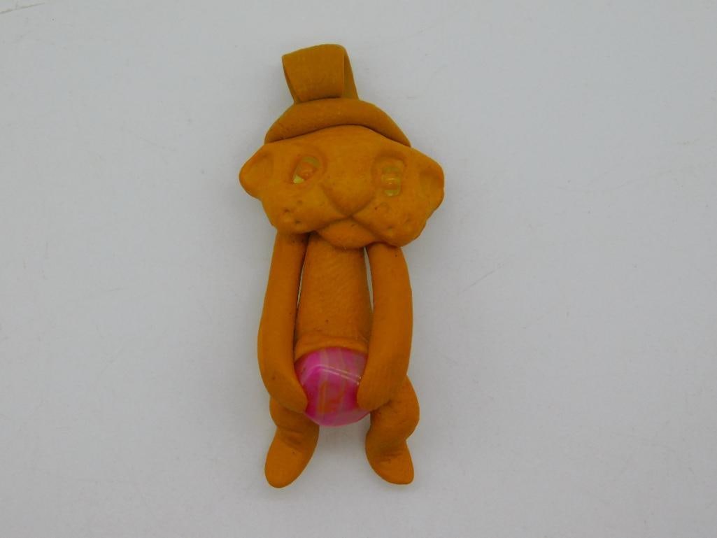 CLAY FIGURINE WITH STONE ROCK STONE LAPIDARY SPECIMEN: CLAY FIGURINE WITH STONE ROCK STONE LAPIDARY SPECIMEN