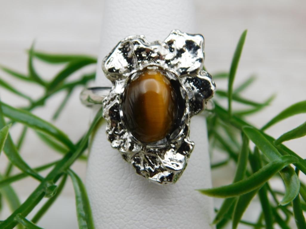 TIGERS EYE RING ROCK STONE LAPIDARY SPECIMEN: TIGERS EYE RING ROCK STONE LAPIDARY SPECIMEN
