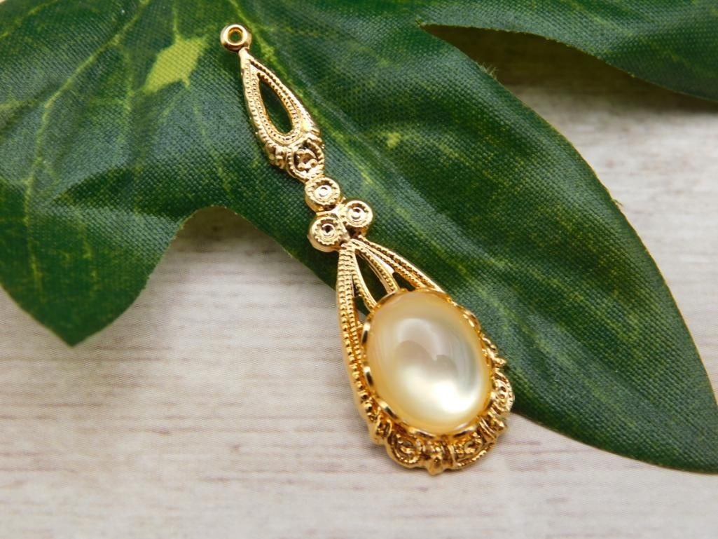 GENUINE STONE PENDANT ROCK STONE LAPIDARY SPECIMEN: GENUINE STONE PENDANT ROCK STONE LAPIDARY SPECIMEN