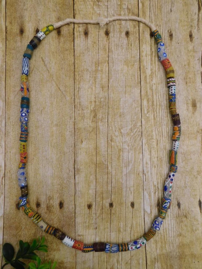 AFRICAN TRADE BEAD NECKLACE ROCK STONE LAPIDARY SPECIMEN: AFRICAN TRADE BEAD NECKLACE ROCK STONE LAPIDARY SPECIMEN