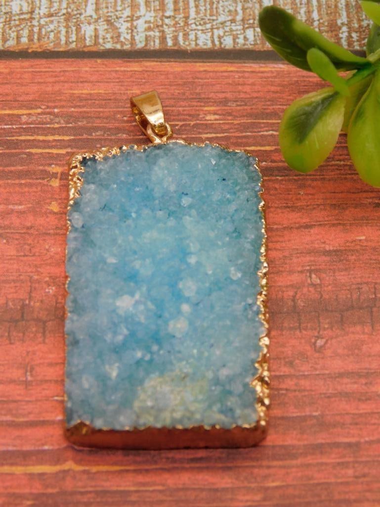 DRUZY QUARTZ PENDANT ROCK STONE LAPIDARY SPECIMEN: DRUZY QUARTZ PENDANT ROCK STONE LAPIDARY SPECIMEN