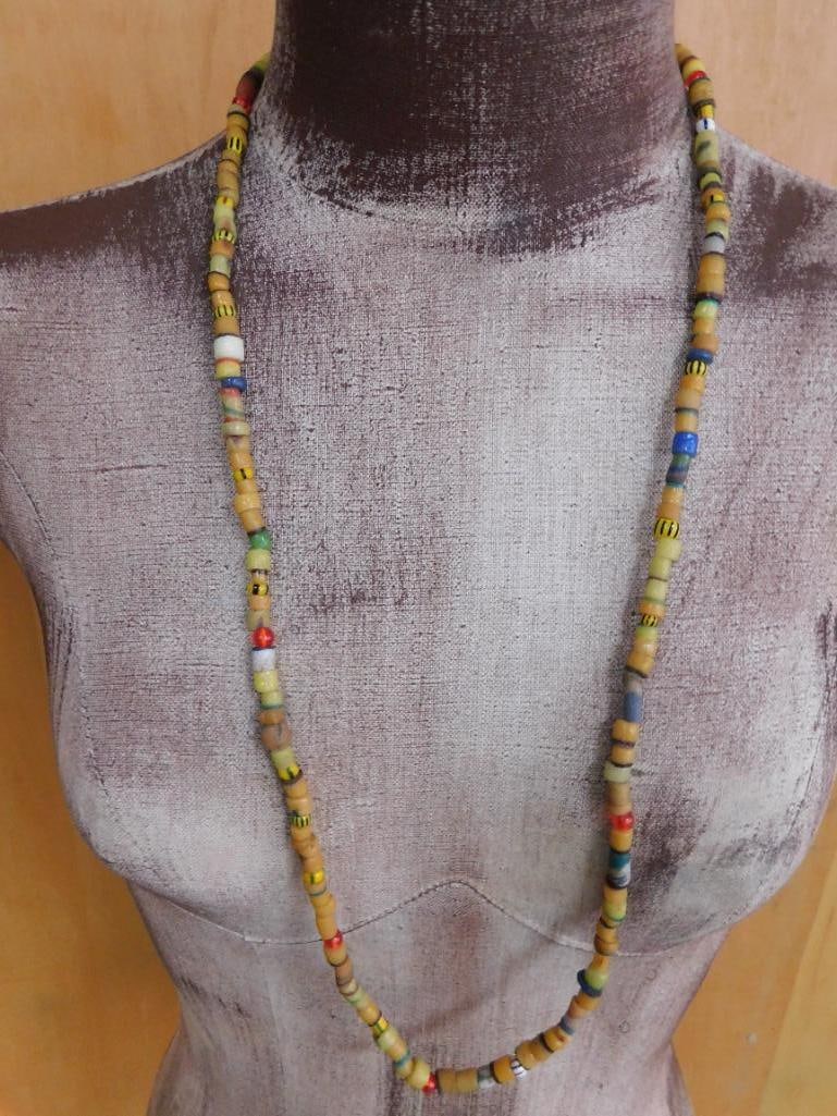 AFRICAN TRADE BEAD NECKLACE ROCK STONE LAPIDARY SPECIMEN: AFRICAN TRADE BEAD NECKLACE ROCK STONE LAPIDARY SPECIMEN