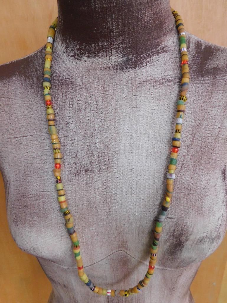 AFRICAN TRADE BEAD NECKLACE ROCK STONE LAPIDARY SPECIMEN: AFRICAN TRADE BEAD NECKLACE ROCK STONE LAPIDARY SPECIMEN