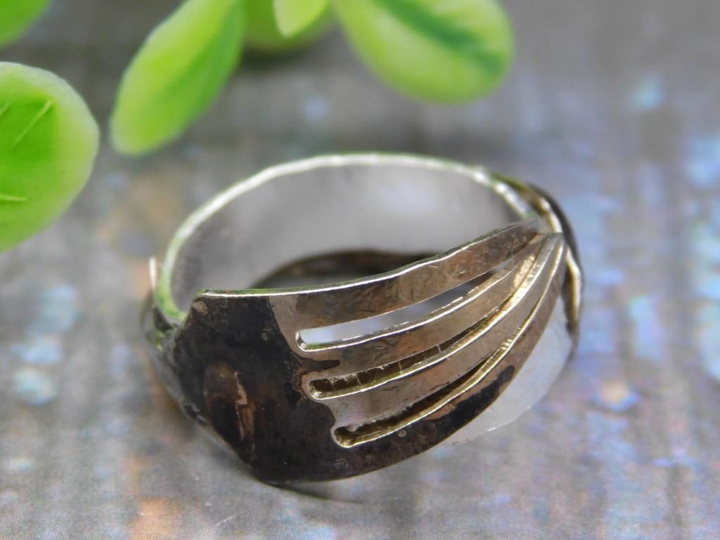 VINTAGE SLOTTED RING: VINTAGE SLOTTED RING
