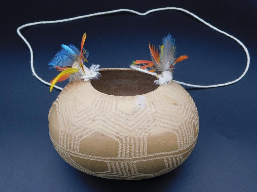 CARVED BOWL WITH FEATHERS AND HANDLE VINTAGE ANTIQUE: CARVED BOWL WITH FEATHERS AND HANDLE VINTAGE ANTIQUE