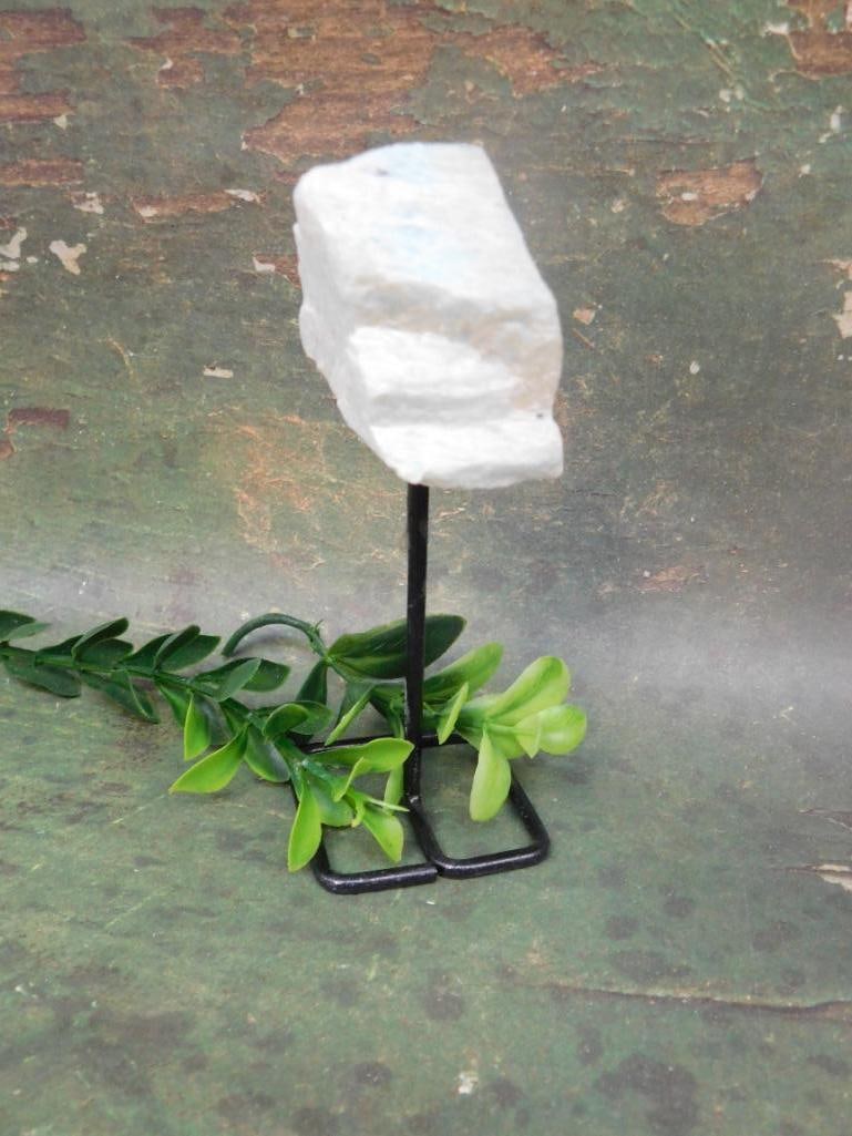 ROCK STONE LAPIDARY SPECIMEN (1 of 2)