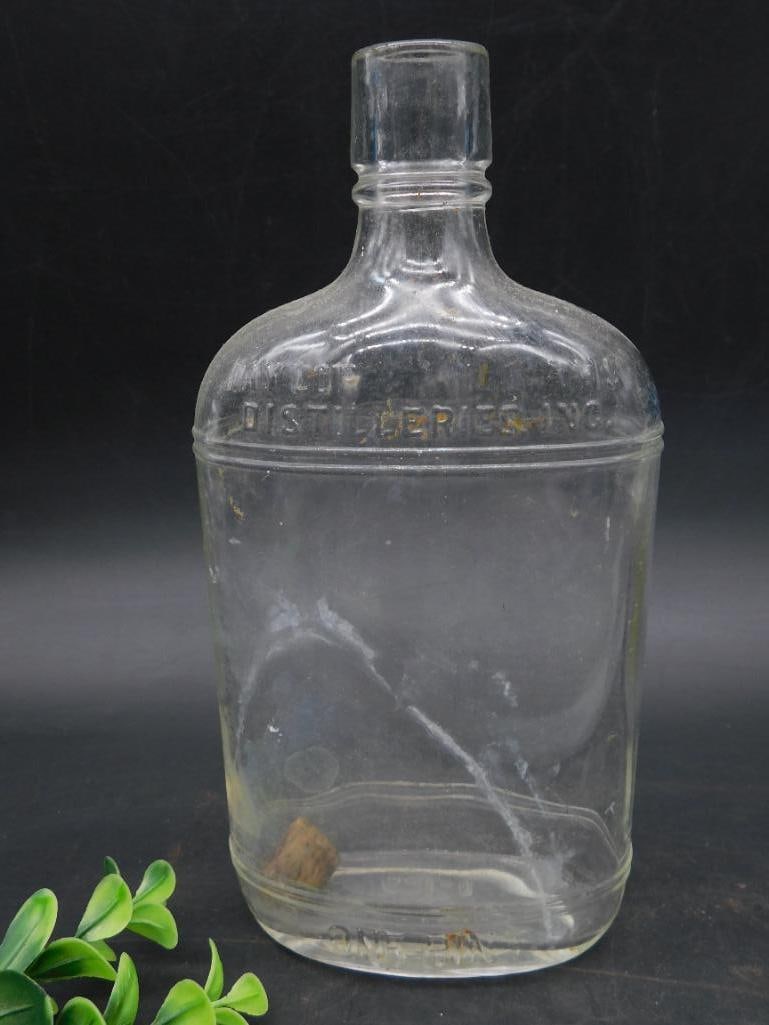 Axel Christiernsson Distillery One Pint Glass Bottle: Axel Christiernsson Distillery One Pint Glass Bottle