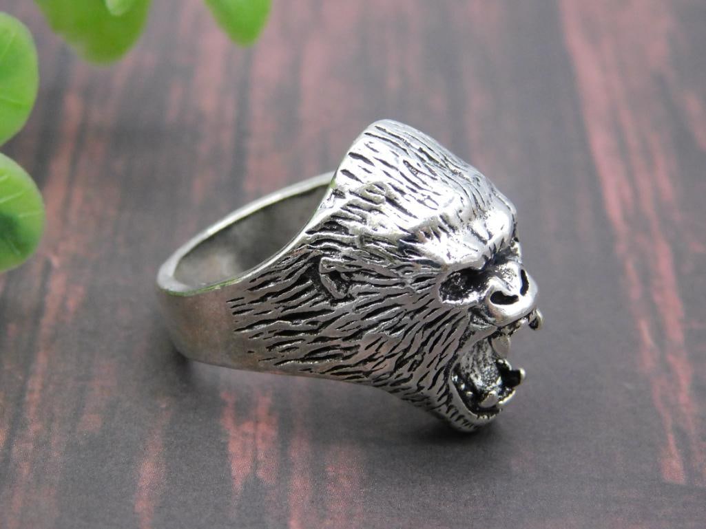 Silver Tone Wolf or Animal Head Ring - 2