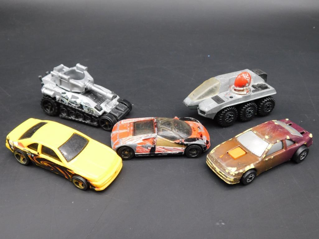 Lot of 5 Hot Wheels Mattel Cars and Vehicles from Different Years (1 of 7)