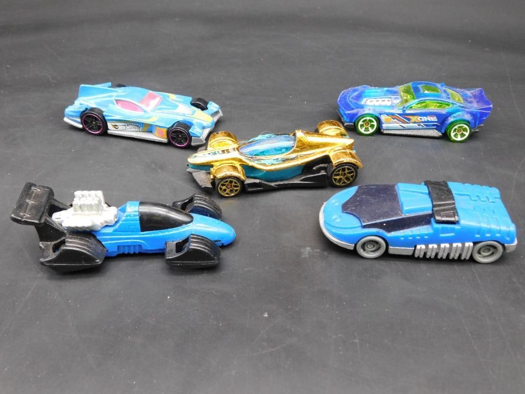 Mattel Hot Wheels Lot of 5 Die-Cast Cars: Mattel Hot Wheels Lot of 5 Die-Cast Cars
