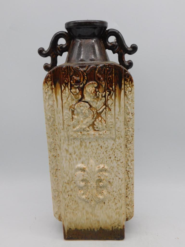 FLEUR DE LIS TALL CERAMIC VASE VINTAGE ANTIQUE: FLEUR DE LIS TALL CERAMIC VASE VINTAGE ANTIQUE