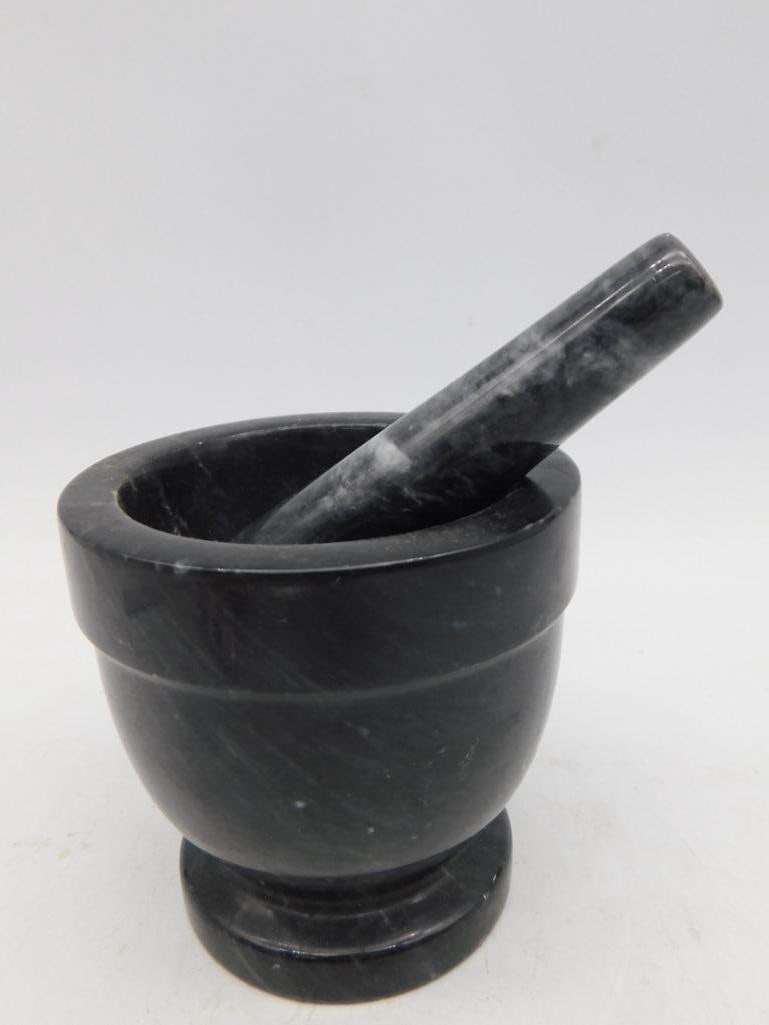 STONE MORTAR AND PESTLE ROCK STONE LAPIDARY SPECIMEN: STONE MORTAR AND PESTLE ROCK STONE LAPIDARY SPECIMEN