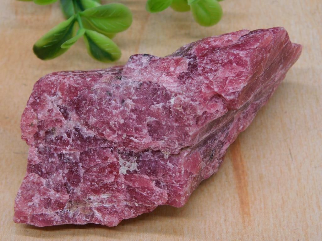 GEM RHODONITE ROCK STONE LAPIDARY SPECIMEN: GEM RHODONITE ROCK STONE LAPIDARY SPECIMEN