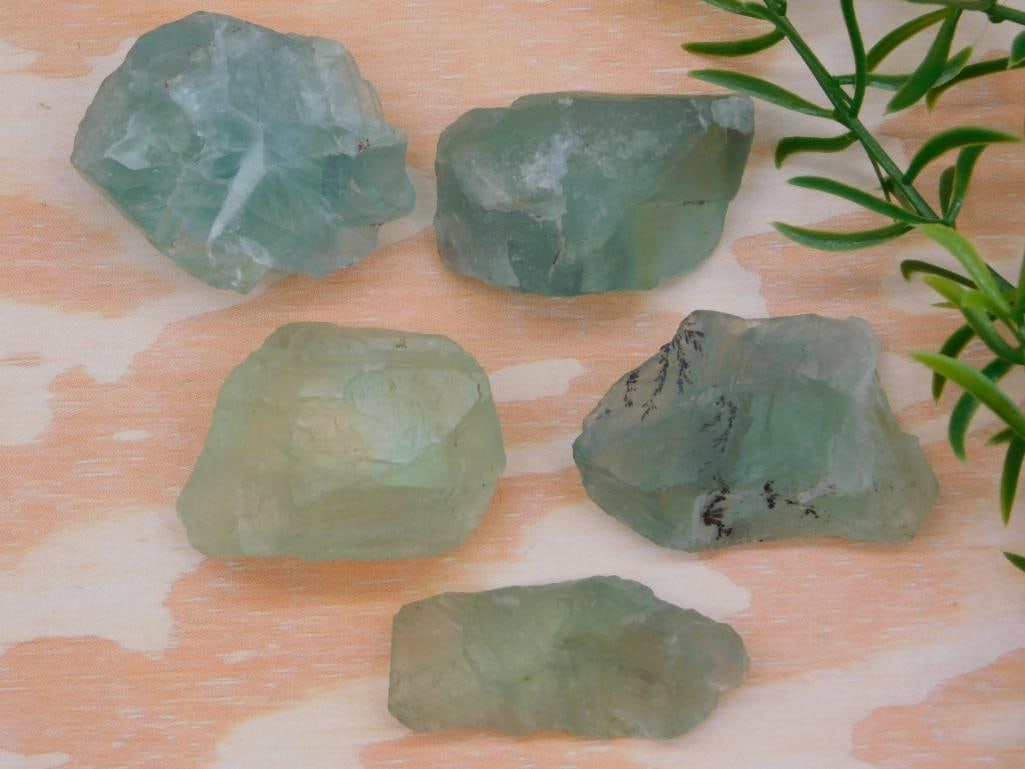 FLUORITE ROCK STONE LAPIDARY SPECIMEN: FLUORITE ROCK STONE LAPIDARY SPECIMEN