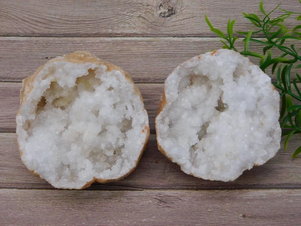 GEODE ROCK STONE LAPIDARY SPECIMEN (1 of 3)