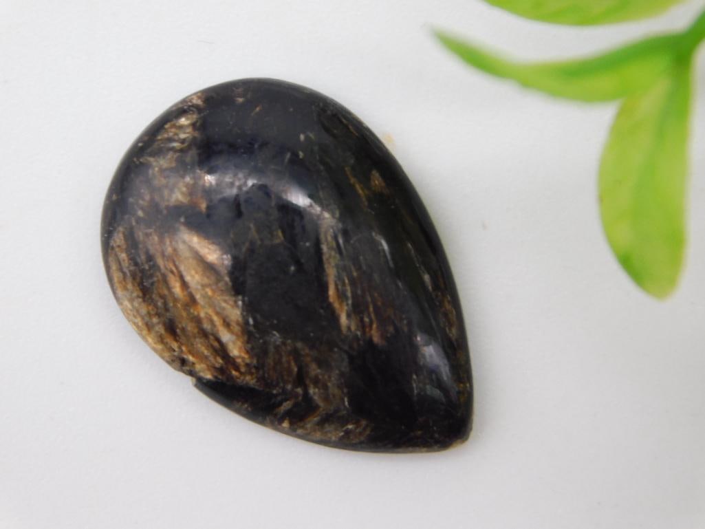 SERAPHINITE GOLDEN CABOCHON ROCK STONE LAPIDARY SPECIMEN: SERAPHINITE GOLDEN CABOCHON ROCK STONE LAPIDARY SPECIMEN