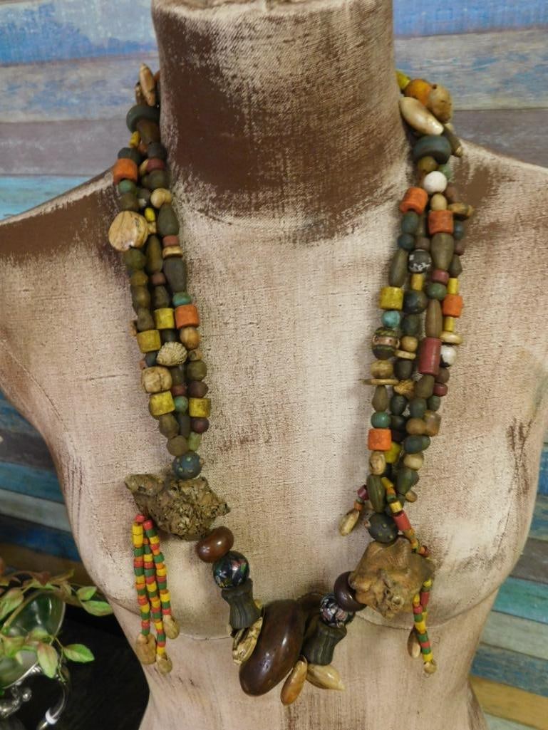 NAGA AFRICAN TRADE BEADS ROCK STONE LAPIDARY SPECIMEN: NAGA AFRICAN TRADE BEADS ROCK STONE LAPIDARY SPECIMEN