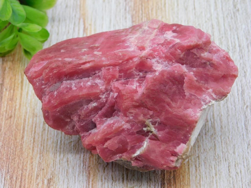 GEM RHODONITE 1790 CARATS ROCK STONE LAPIDARY SPECIMEN: GEM RHODONITE 1790 CARATS ROCK STONE LAPIDARY SPECIMEN