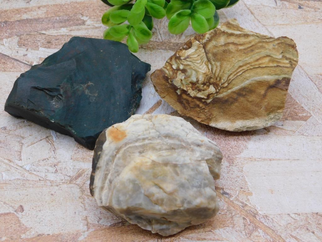 MIXED LOT ROCK STONE LAPIDARY SPECIMEN: MIXED LOT ROCK STONE LAPIDARY SPECIMEN