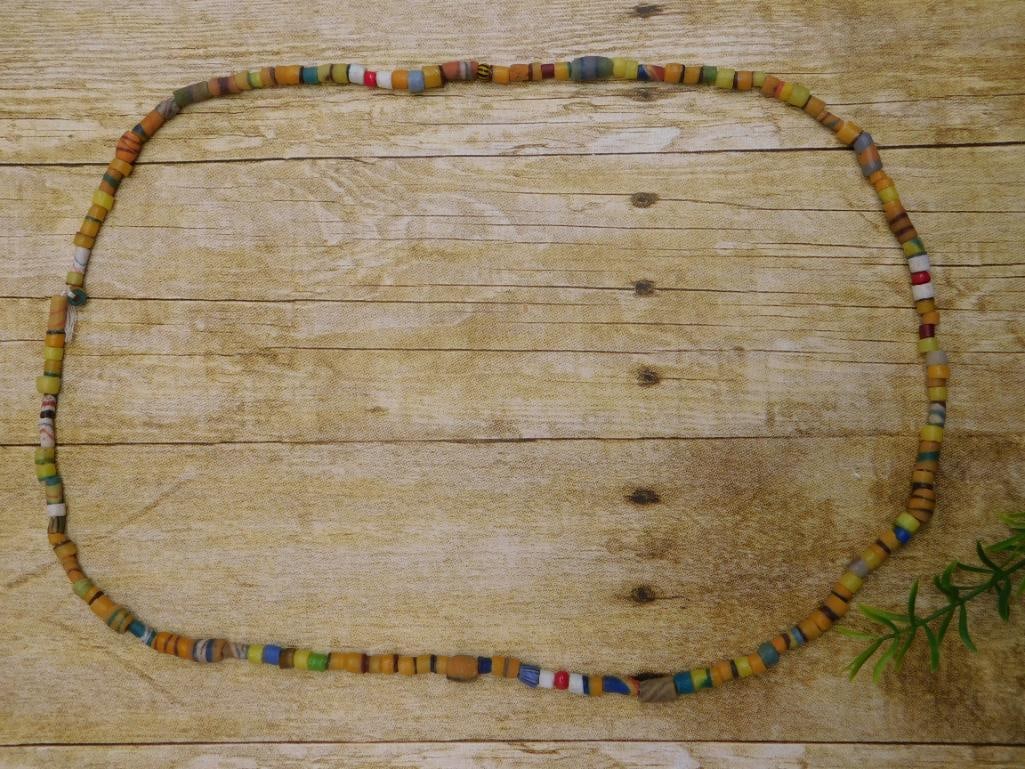 AFRICAN TRADE BEADS ROCK STONE LAPIDARY SPECIMEN: AFRICAN TRADE BEADS ROCK STONE LAPIDARY SPECIMEN