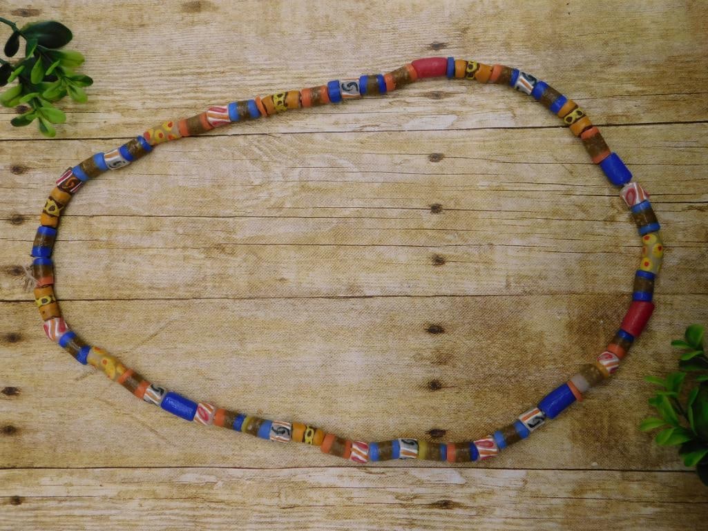 AFRICAN TRADE BEADS ROCK STONE LAPIDARY SPECIMEN: AFRICAN TRADE BEADS ROCK STONE LAPIDARY SPECIMEN