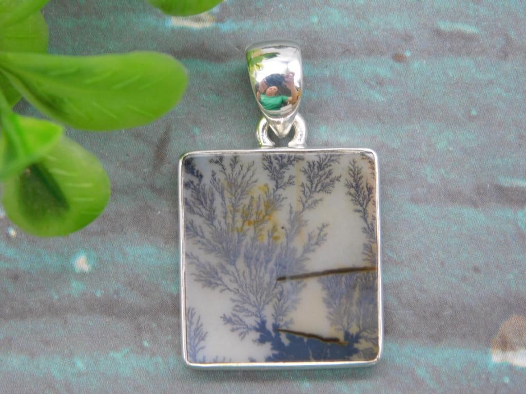 STERLING SILVER PLUME AGATE PENDANT ROCK STONE LAPIDARY SPECIMEN: STERLING SILVER PLUME AGATE PENDANT ROCK STONE LAPIDARY SPECIMEN