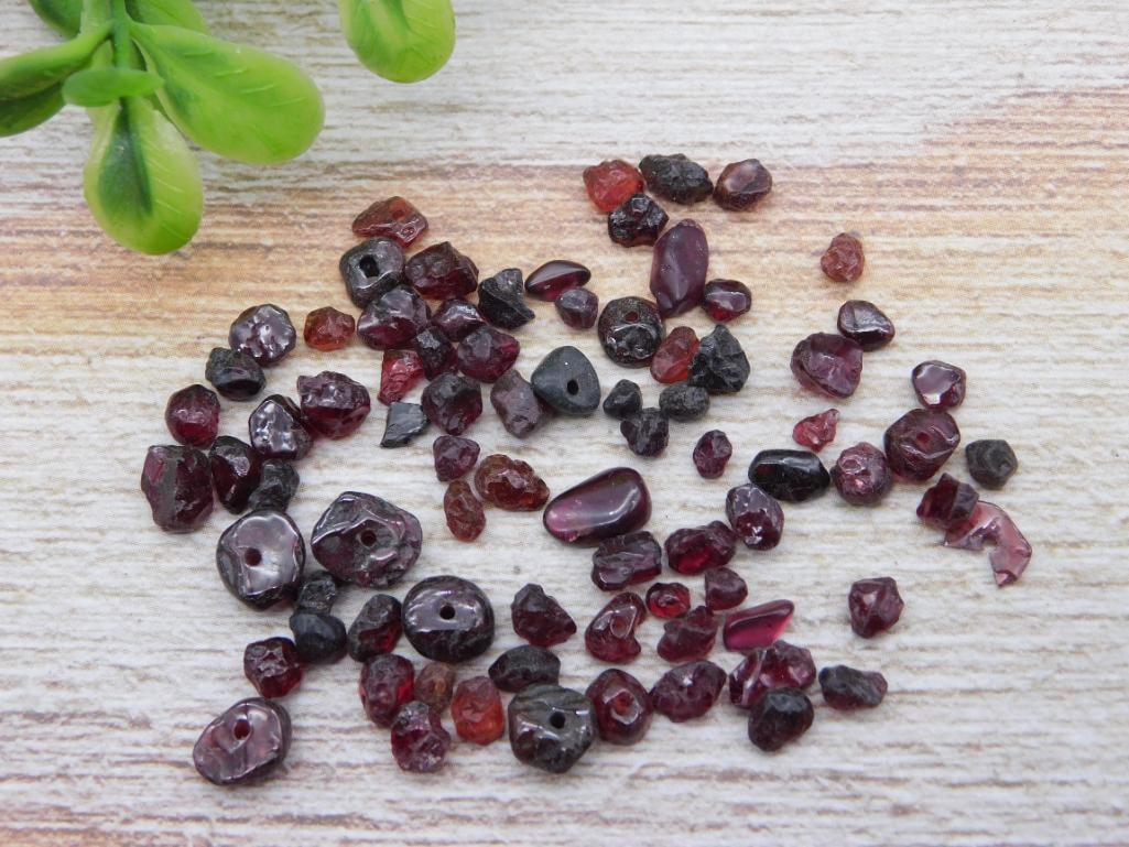 GARNET ROCK STONE LAPIDARY SPECIMEN: GARNET ROCK STONE LAPIDARY SPECIMEN