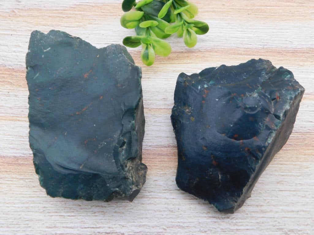 BLOODSTONE ROCK STONE LAPIDARY SPECIMEN: BLOODSTONE ROCK STONE LAPIDARY SPECIMEN