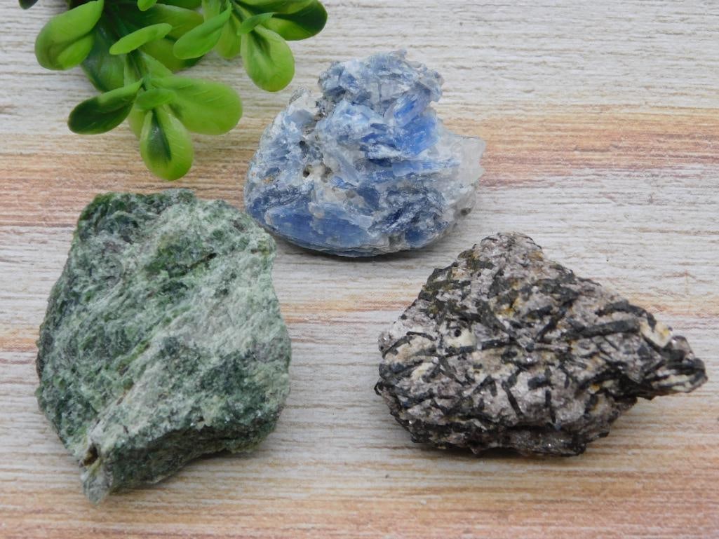 MIXED LOT ROCK STONE LAPIDARY SPECIMEN: MIXED LOT ROCK STONE LAPIDARY SPECIMEN