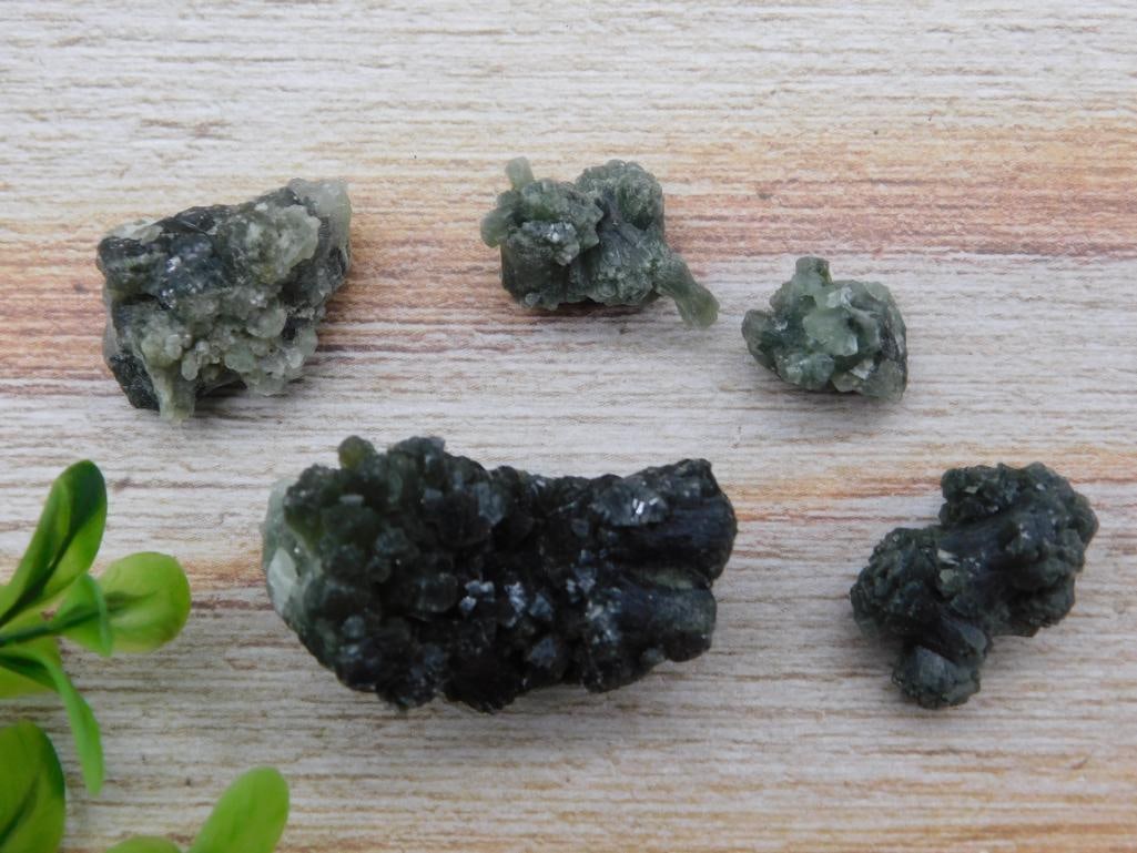 WAVELLITE ROCK STONE LAPIDARY SPECIMEN: WAVELLITE ROCK STONE LAPIDARY SPECIMEN