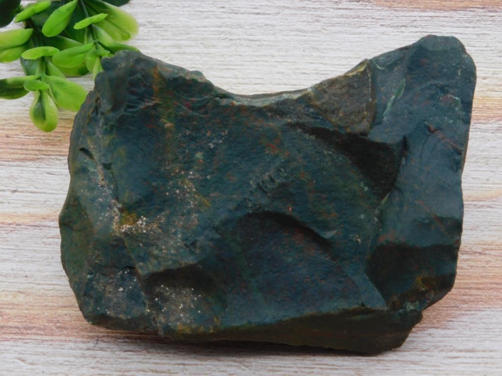 BLOODSTONE ROCK STONE LAPIDARY SPECIMEN: BLOODSTONE ROCK STONE LAPIDARY SPECIMEN