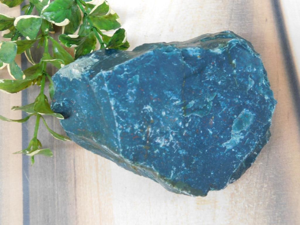 BLOODSTONE ROCK STONE LAPIDARY SPECIMEN: BLOODSTONE ROCK STONE LAPIDARY SPECIMEN