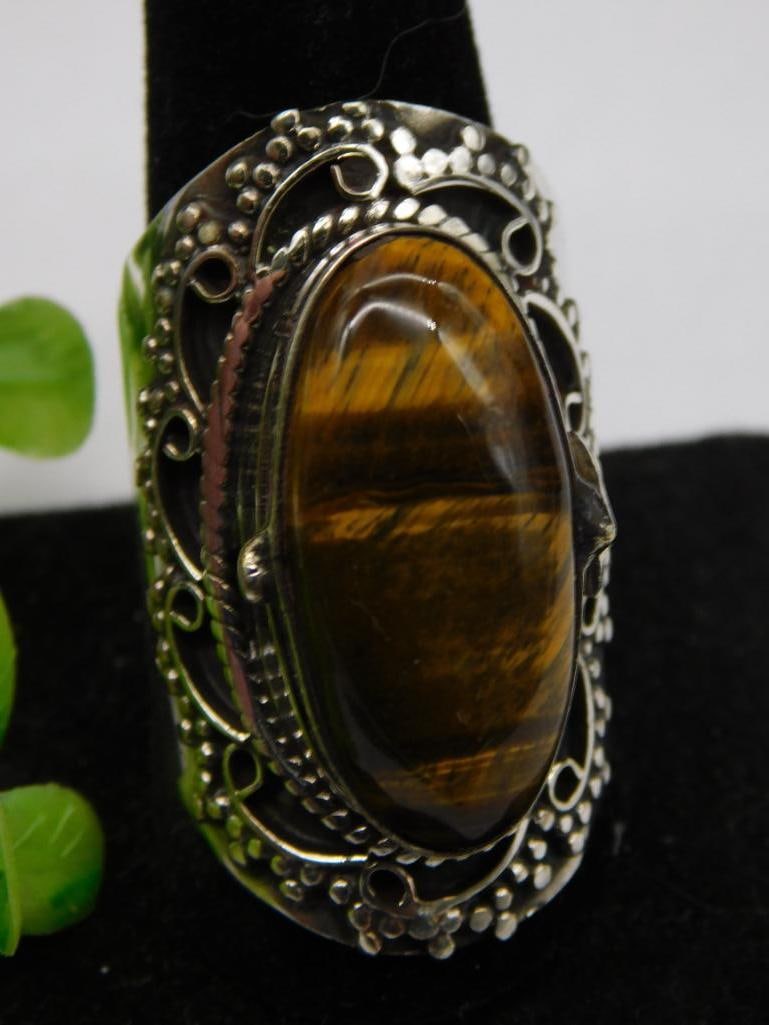 TIGER EYE RING WITH INTRICATE TOOLING ROCK STONE LAPIDARY SPECIMEN: TIGER EYE RING WITH INTRICATE TOOLING ROCK STONE LAPIDARY SPECIMEN