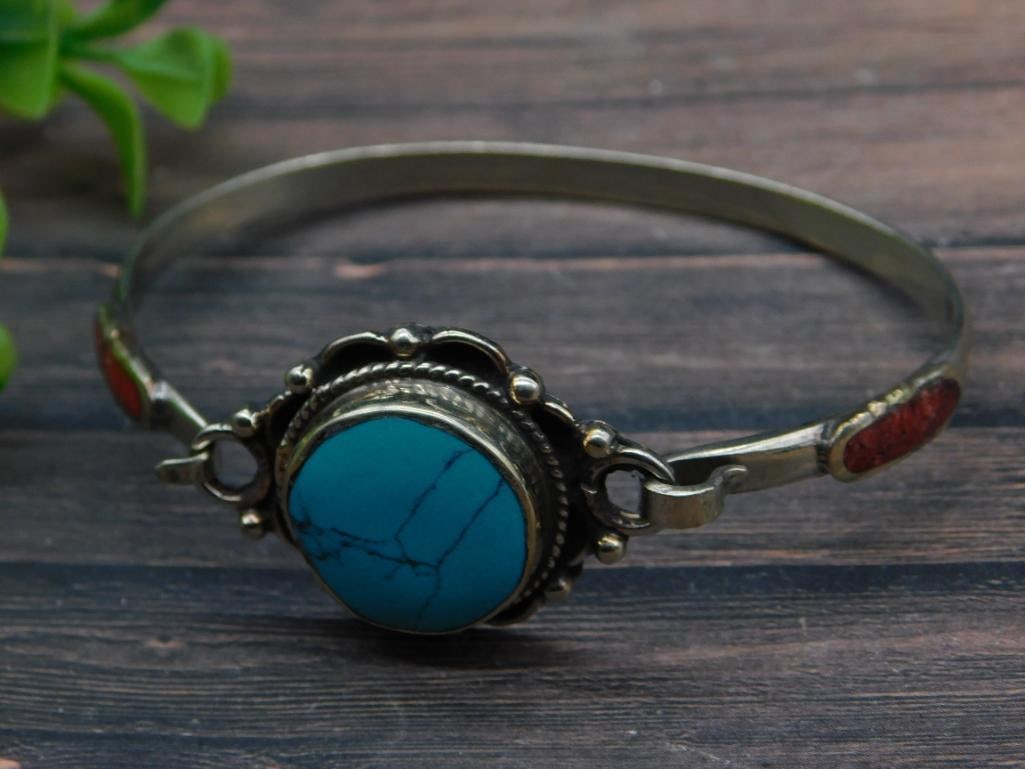 TURQUOISE AND RED CORAL BRACELET ROCK STONE LAPIDARY SPECIMEN: TURQUOISE AND RED CORAL BRACELET ROCK STONE LAPIDARY SPECIMEN