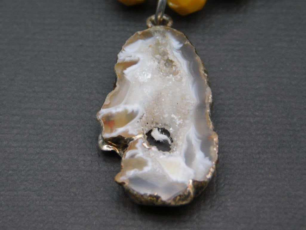 GEODE SLICE PENDANT ON SPARKLE BEAD NECKLACE: GEODE SLICE PENDANT ON SPARKLE BEAD NECKLACE