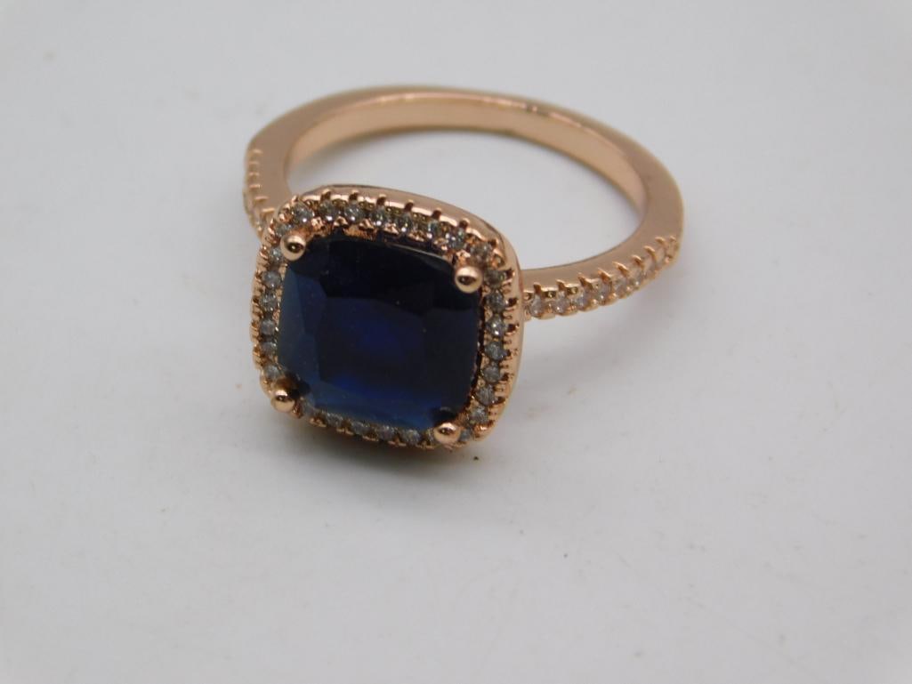 STONE RING ROCK STONE LAPIDARY SPECIMEN: STONE RING ROCK STONE LAPIDARY SPECIMEN