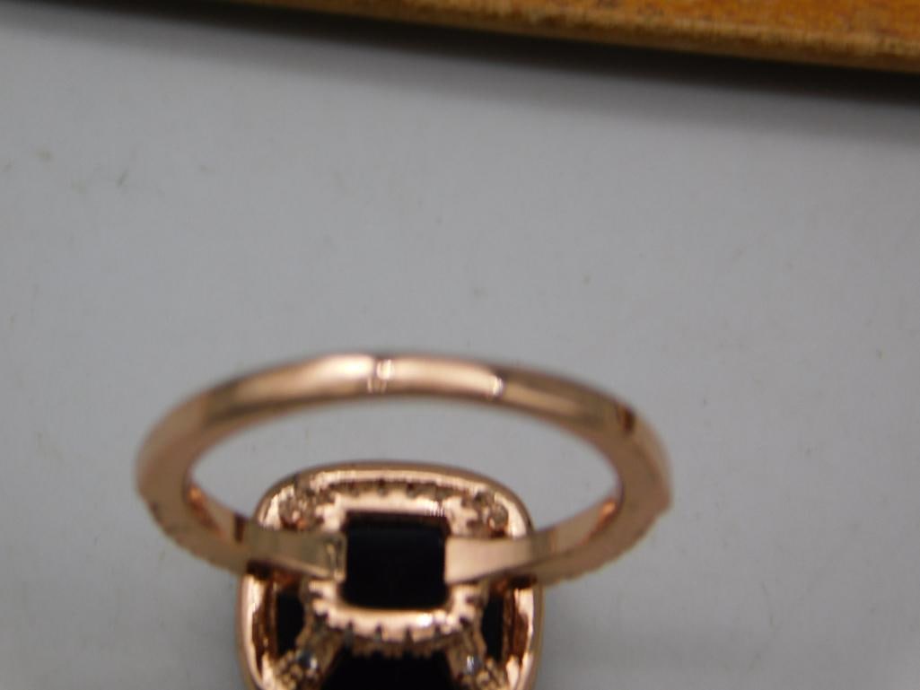 STONE RING ROCK STONE LAPIDARY SPECIMEN - 2