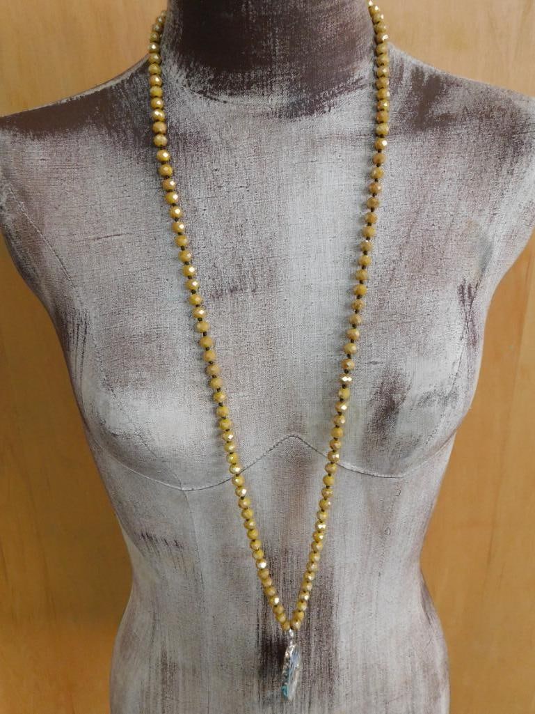 GEODE SLICE PENDANT ON SPARKLE BEAD NECKLACE: GEODE SLICE PENDANT ON SPARKLE BEAD NECKLACE