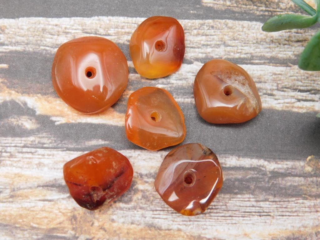 CARNELIAN STONE BEADS ROCK STONE LAPIDARY SPECIMEN: CARNELIAN STONE BEADS ROCK STONE LAPIDARY SPECIMEN