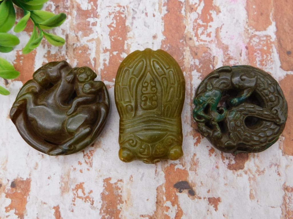 CARVED JADE ROCK STONE LAPIDARY SPECIMEN (1 of 2)