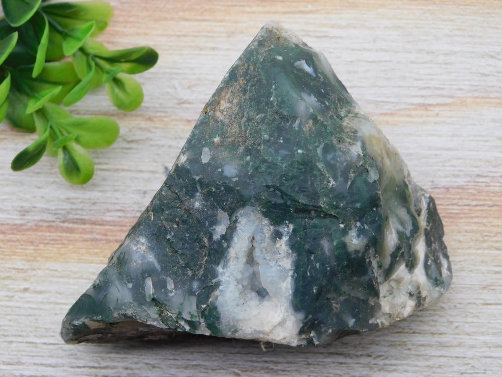 MOSS PLUME ROCK STONE LAPIDARY SPECIMEN: MOSS PLUME ROCK STONE LAPIDARY SPECIMEN