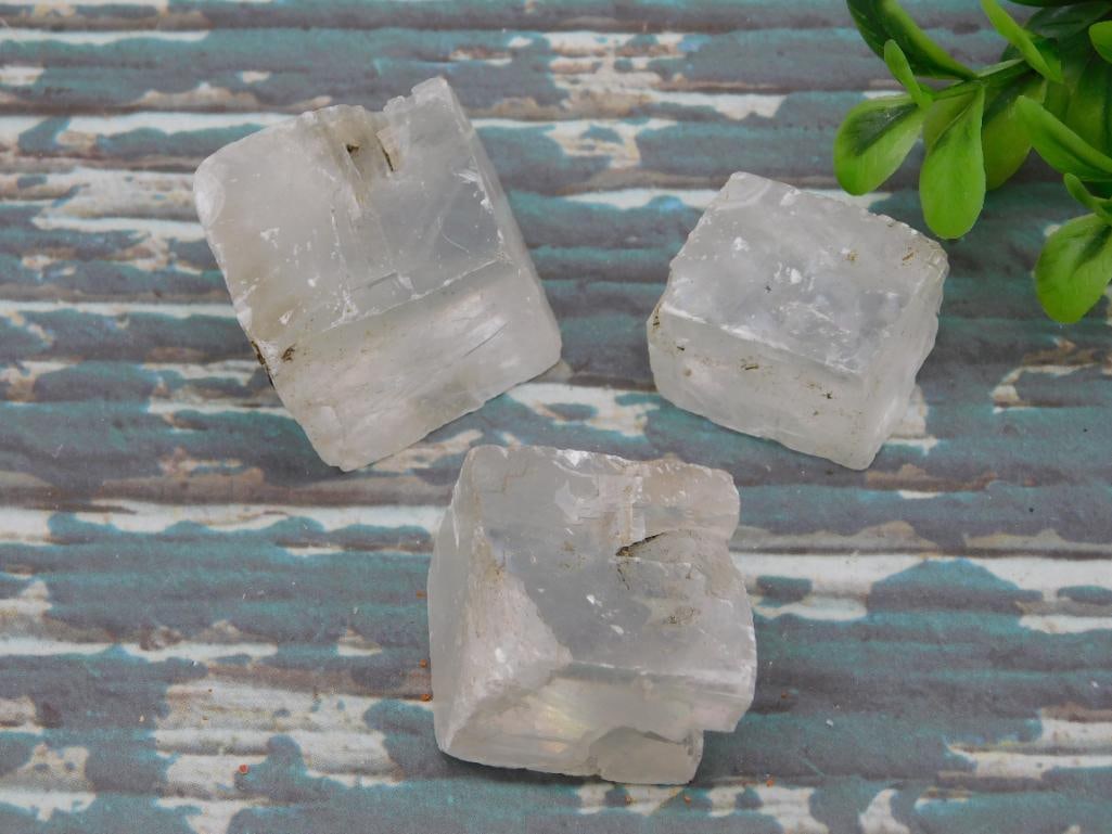 ICELANDIC SPAR ROCK STONE LAPIDARY SPECIMEN: ICELANDIC SPAR ROCK STONE LAPIDARY SPECIMEN