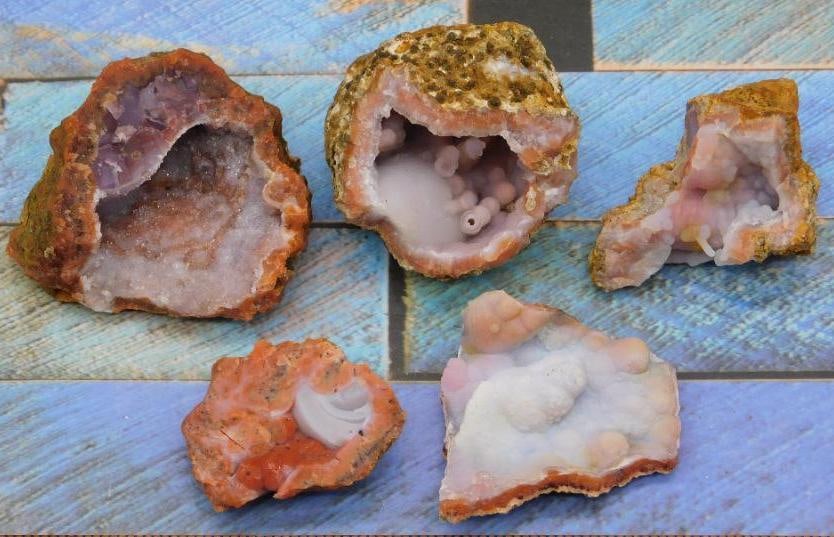 CAVE GEODE ROCK STONE LAPIDARY SPECIMEN: CAVE GEODE ROCK STONE LAPIDARY SPECIMEN
