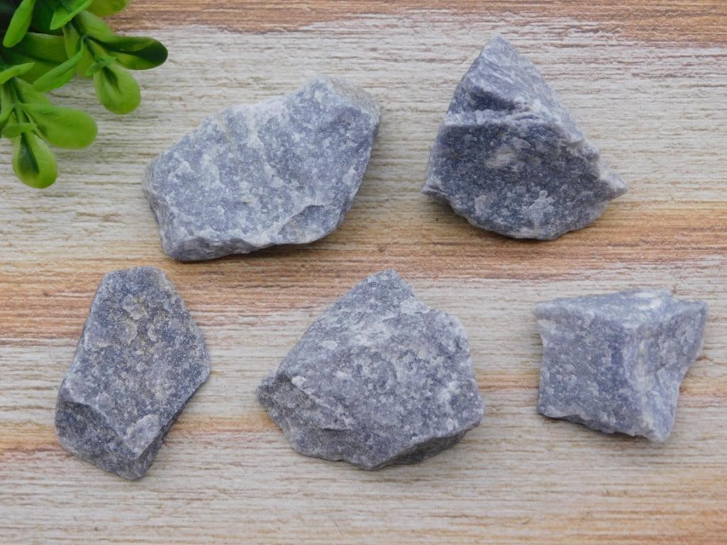 BLUE QUARTZ ROCK STONE LAPIDARY SPECIMEN: BLUE QUARTZ ROCK STONE LAPIDARY SPECIMEN