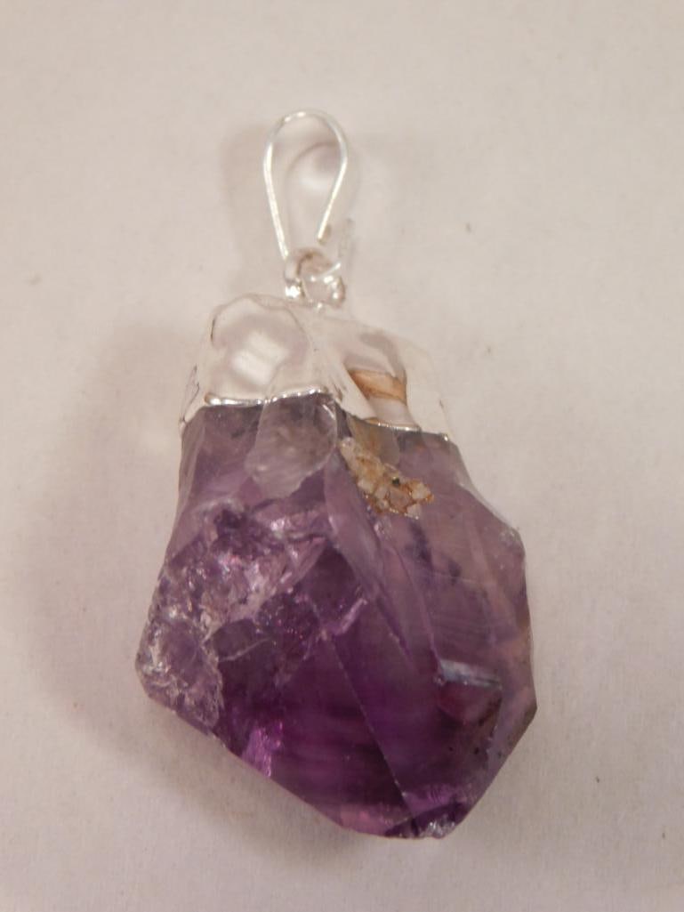 AMETHYST PENDANT ROCK STONE LAPIDARAY SPECIMEN: AMETHYST PENDANT ROCK STONE LAPIDARAY SPECIMEN
