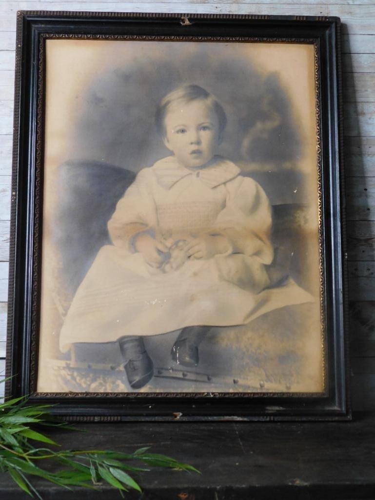 FRAMED CHILD PORTRAIT VINTAGE ANTIQUE (1 of 3)