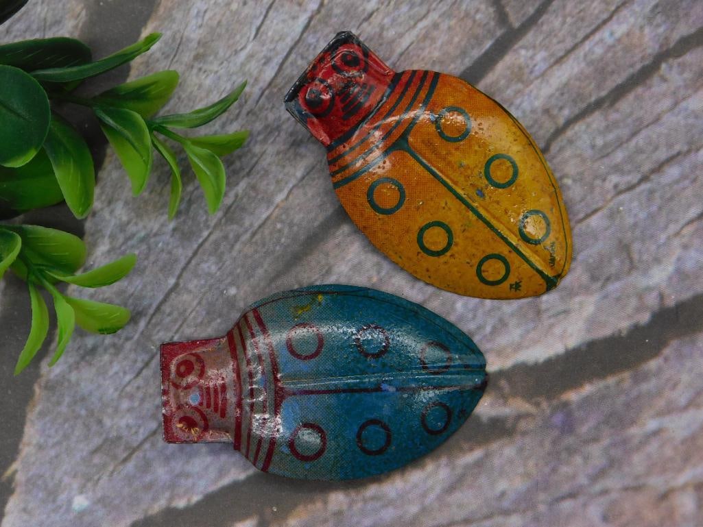 TIN TOY LADYBUGS VINTAGE ANTIQUE (1 of 2)