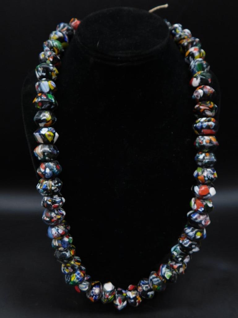 BLACK CANDY VENETIAN GLASS BEADED NECKLACE: BLACK CANDY VENETIAN GLASS BEADED NECKLACE