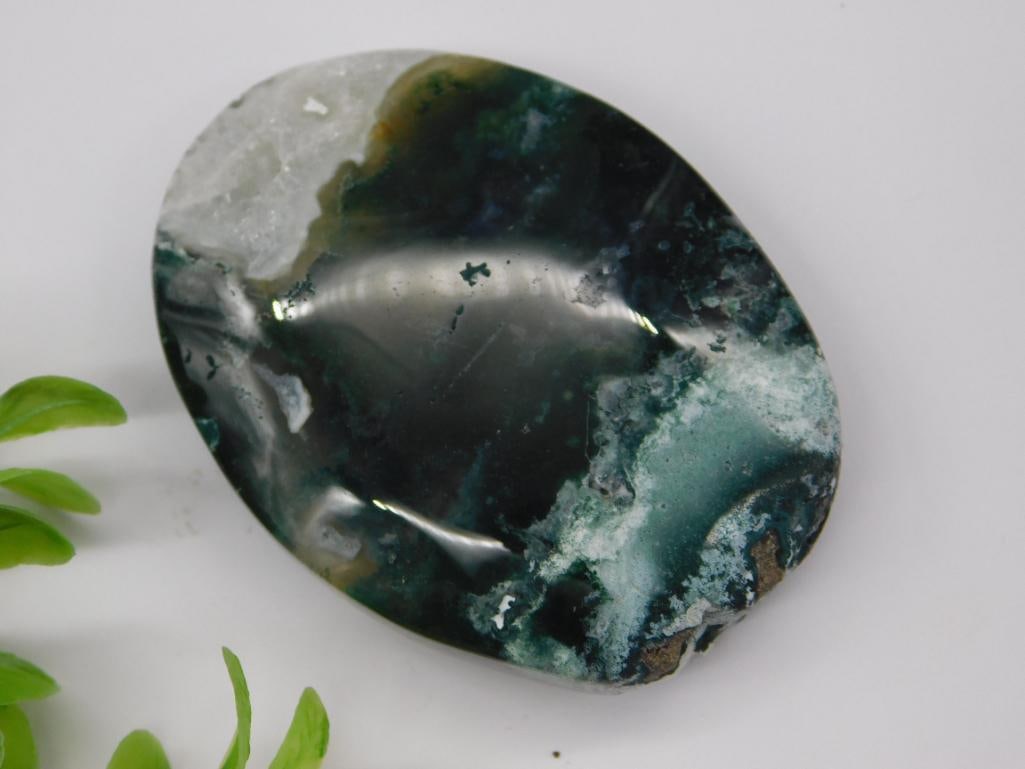 MOSS PLUME AGATE PALM STONE ROCK STONE LAPIDARY SPECIMEN: MOSS PLUME AGATE PALM STONE ROCK STONE LAPIDARY SPECIMEN