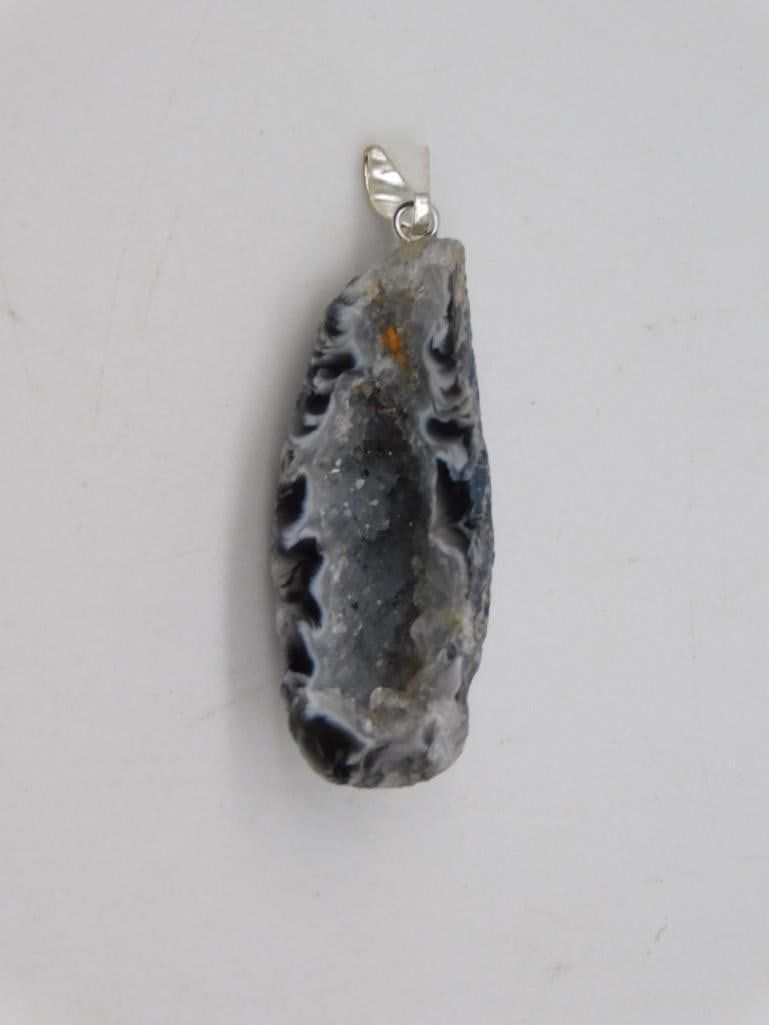 GEODE PENDANT ROCK STONE LAPIDARY SPECIMEN: GEODE PENDANT ROCK STONE LAPIDARY SPECIMEN